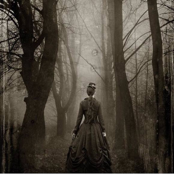 Meet your Posher, Lisa - Picture 1 of 2